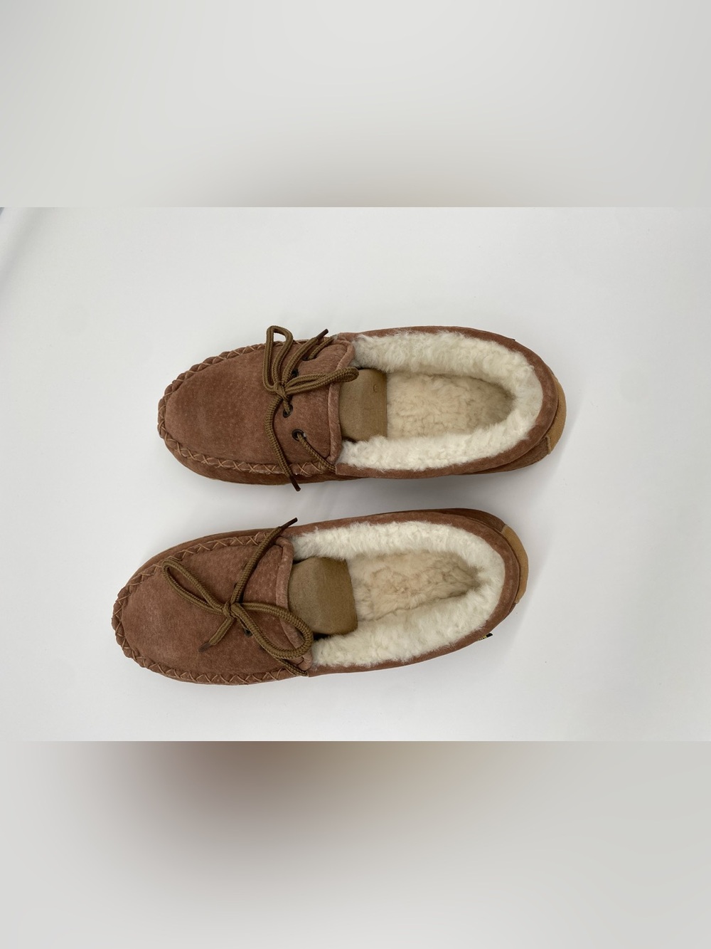 Men’s Size 9 M Chestnut Suede Sheepskin Moccasin Slippers